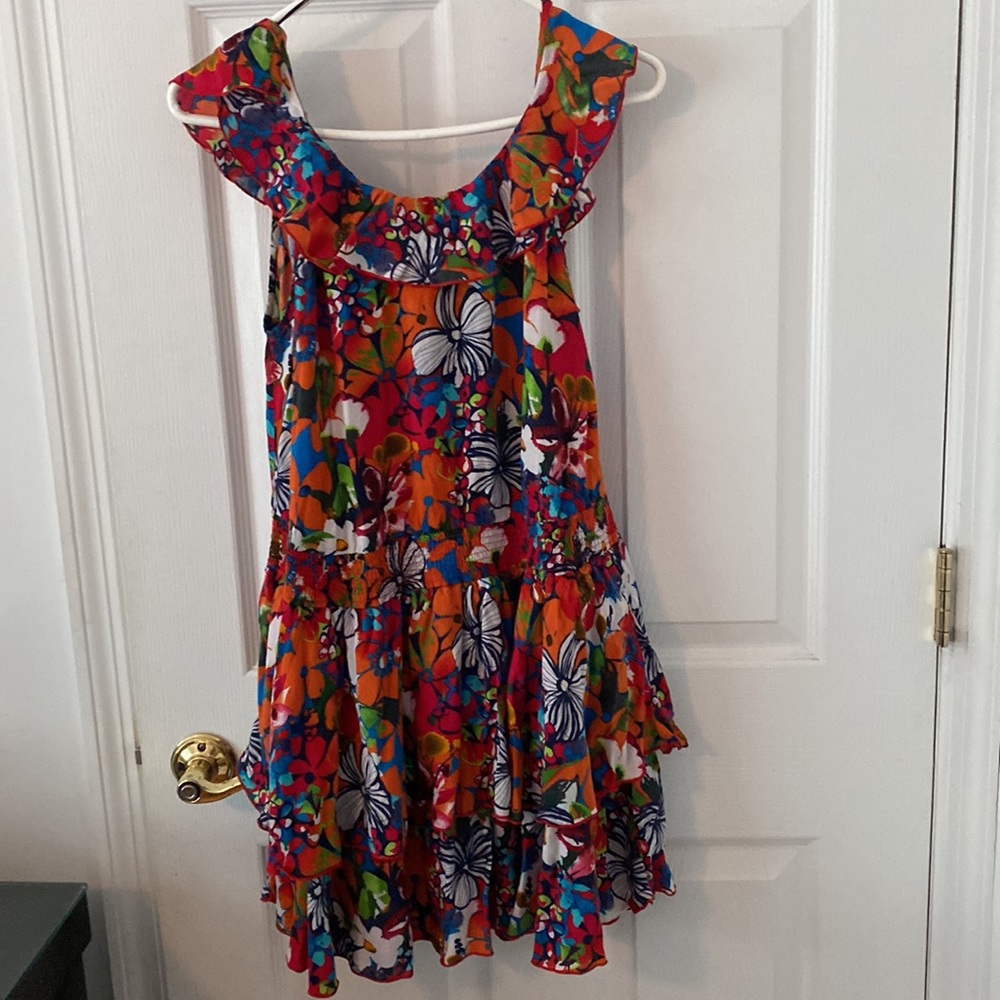 Ruffled multi colored dress. size tag and brand missing. P2P is about 18.Viscose - Picture 1 of 8